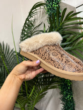 Load image into Gallery viewer, Tooled Faux Fur Slippers