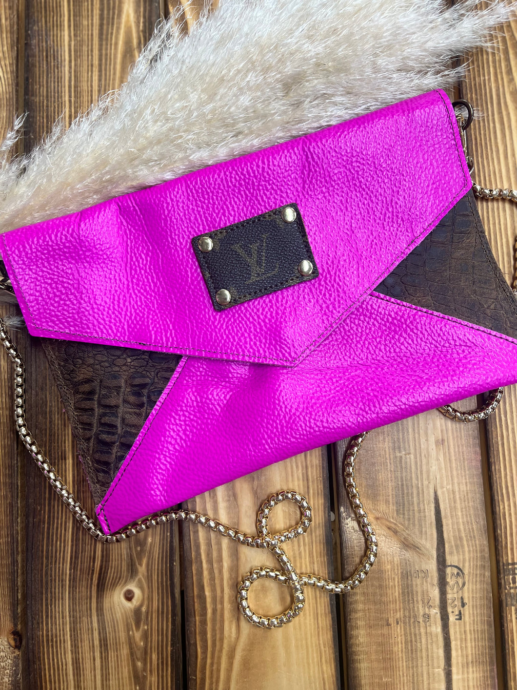 High Stands Crossbody - Vibrant Pink