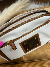 Load image into Gallery viewer, Sling Belt Bag - White