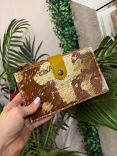 Load image into Gallery viewer, AD LARGE CARD HOLDER - BROWN WITH METALLIC GOLD