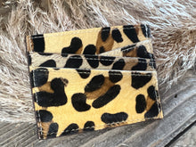 Load image into Gallery viewer, Leopard Card Holder