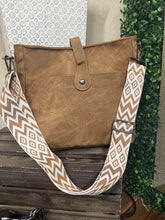 Load image into Gallery viewer, Mineral Wash Shoulder Bag - Mocha