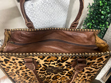 Load image into Gallery viewer, LEOPARD HANDBAG - CROSSBODY BAG