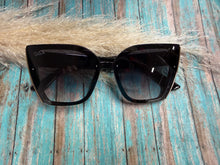 Load image into Gallery viewer, Dax Eyewear - Athena - Women's Large Cat Eye Sunglasses