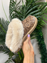 Load image into Gallery viewer, Tooled Faux Fur Slippers