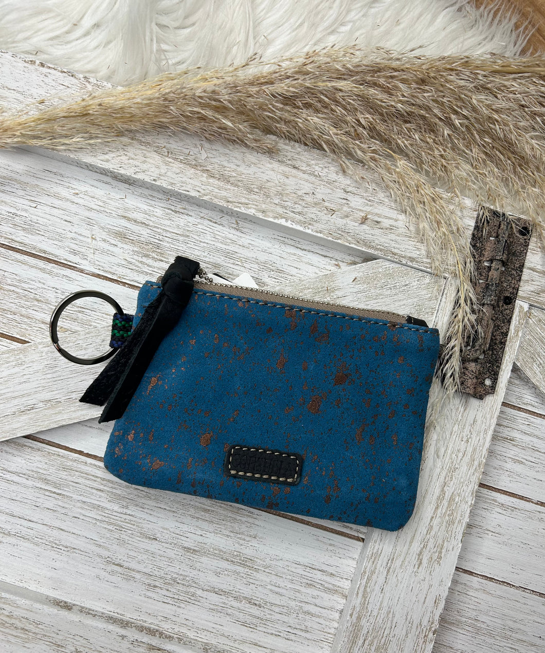 Consuela Nilo Pouch