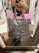 Load image into Gallery viewer, Consuela Mona Leopard Jumbo Grab &amp; Go Basic