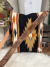 Load image into Gallery viewer, Saddle Crossbody Bag