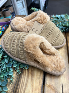 CC Cable Knit Slippers - Camel