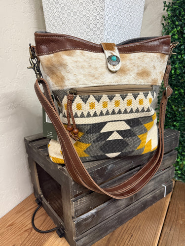 Krone Shoulder Bag
