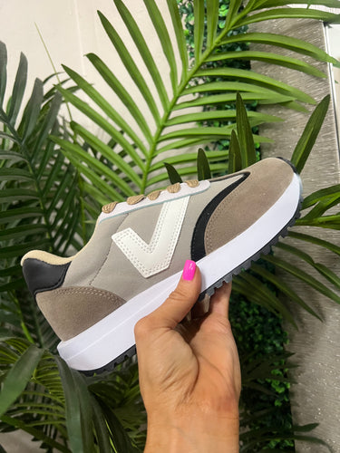 ACE'S NEUTRAL SNEAKER