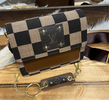 Load image into Gallery viewer, Small Checkered Crossbody
