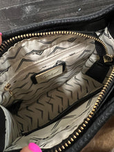 Load image into Gallery viewer, THE ASHLEY CROSSBODY - BLACK