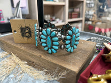 Load image into Gallery viewer, Western Concho Blossom Bracelet