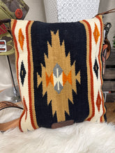 Load image into Gallery viewer, Saddle Crossbody Bag