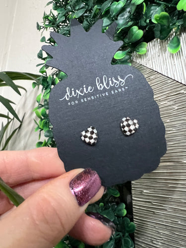 Checkered Mini Heart Stud Earrings