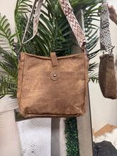 Load image into Gallery viewer, Mineral Wash Shoulder Bag - Mocha