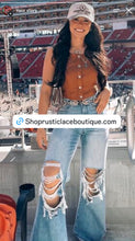 Load image into Gallery viewer, Tracy Light Wash Distressed Jeans