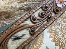 Load image into Gallery viewer, Pasture Petals Key Fob Wristlet