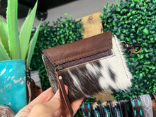 Load image into Gallery viewer, CARD HOLDER WITH KEYCHAIN