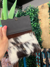 Load image into Gallery viewer, CARD HOLDER WITH KEYCHAIN