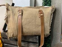 Load image into Gallery viewer, ELISA LE SMALL TOTE BAG