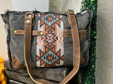 Load image into Gallery viewer, Pueblo Horizon Tote Bag