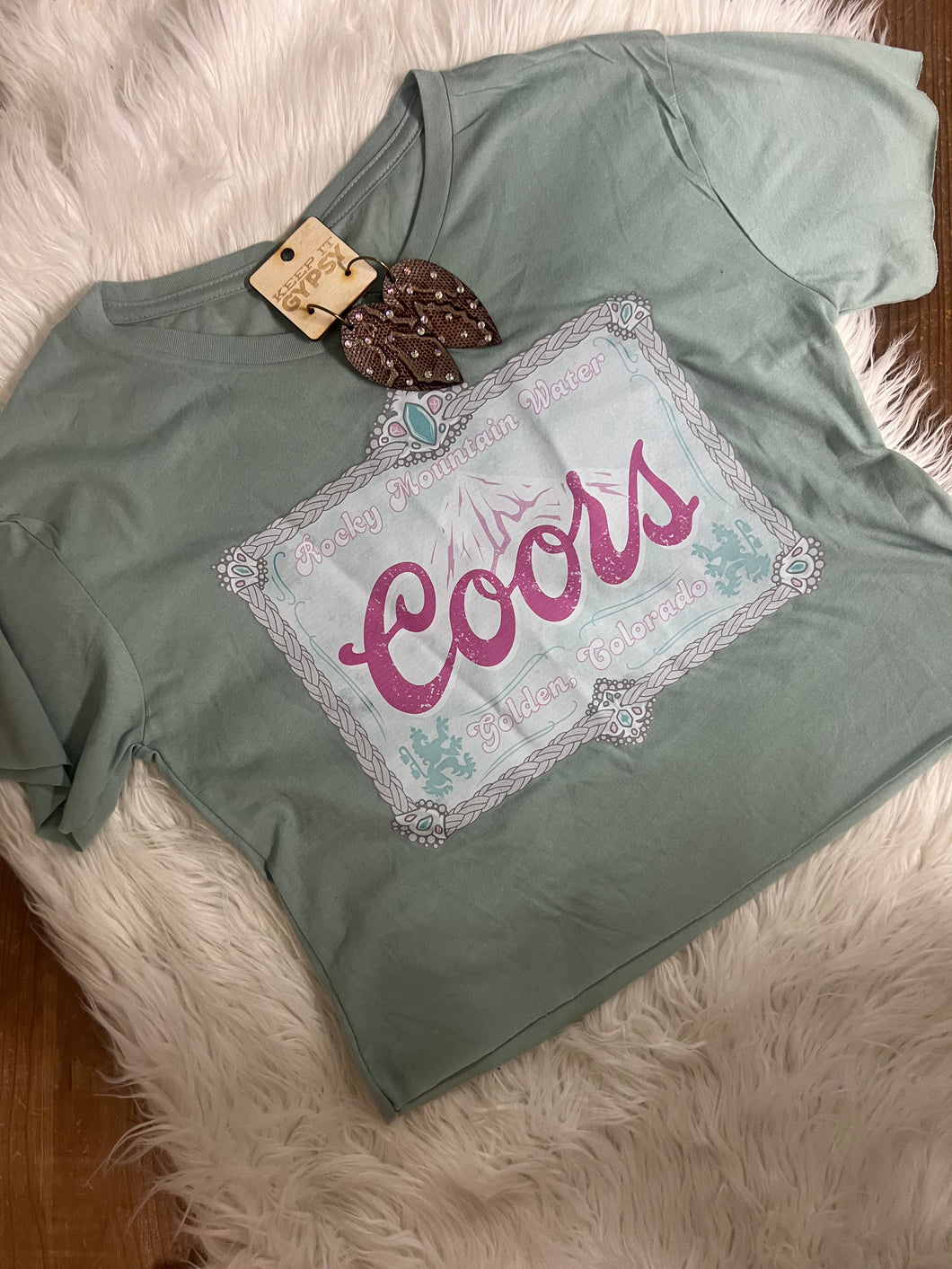 DUSTY SAGE ROCKY MOUNTAIN CROP TEE