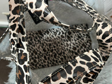 Load image into Gallery viewer, Consuela Mona Leopard Jumbo Grab &amp; Go Basic